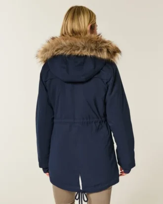 Parka med imiteret pelsfor