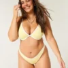 Ribbet bikini-top med bøjle Ribbet bikini-top med bøjle