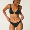 Ribbet bikinitrusser