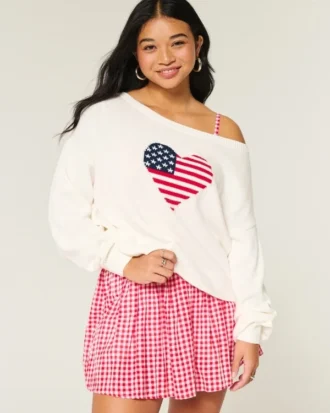 Slouchy off-shoulder sweater med flag- og hjerteprint
