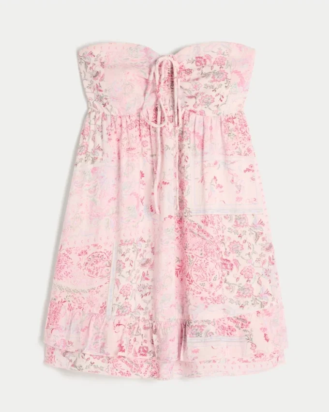 Stropløs babydoll-minikjole med flæser Stropløs babydoll-minikjole med flæser