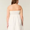 Stropløs broderet babydoll-kjole