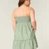 Stropløs broderet babydoll-kjole Stropløs broderet babydoll-kjole