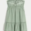 Stropløs broderet babydoll-kjole Stropløs broderet babydoll-kjole