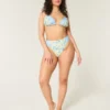Triangel-bikinitop med flæsekant Triangel-bikinitop med flæsekant