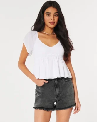 Ultra højtaljede mom-shorts i falmet sort denim Ultra højtaljede mom-shorts i falmet sort denim
