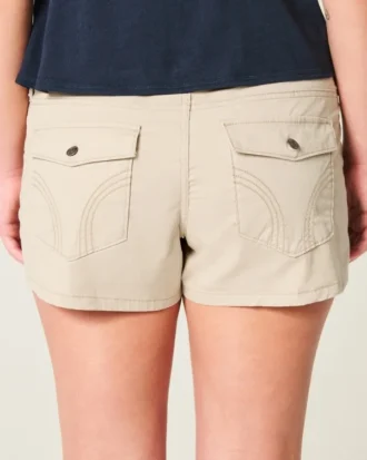 Ultra lavtaljede mini-shorts i khaki twill