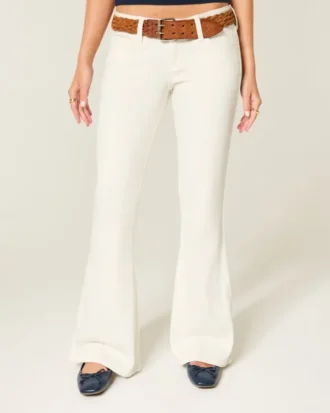 Ultra lavtaljet hvid broderet flare-jeans med lommer