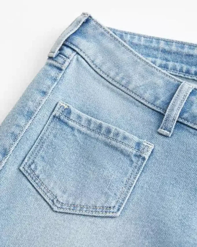 Ultra lavtaljet lysvasket flare-jeans med forlommer Ultra lavtaljet lysvasket flare-jeans med forlommer