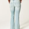 Ultra lavtaljet lysvasket flare jeans med nedadgående kant Ultra lavtaljet lysvasket flare jeans med nedadgående kant