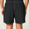Volley-badeshorts til midt på låret Volley-badeshorts til midt på låret